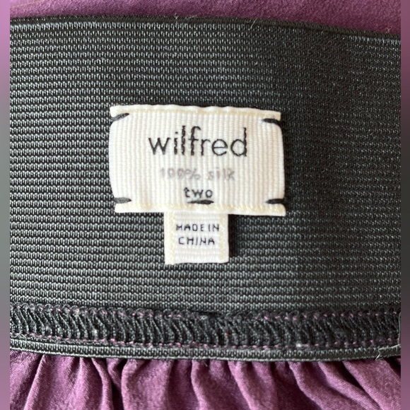 Wilfred 100% silk rich purple mini skirt - size 2 - Picture 2 of 4